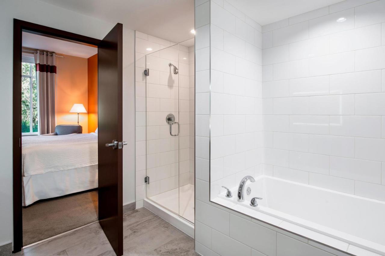 Four Points By Sheraton Grande Prairie Εξωτερικό φωτογραφία