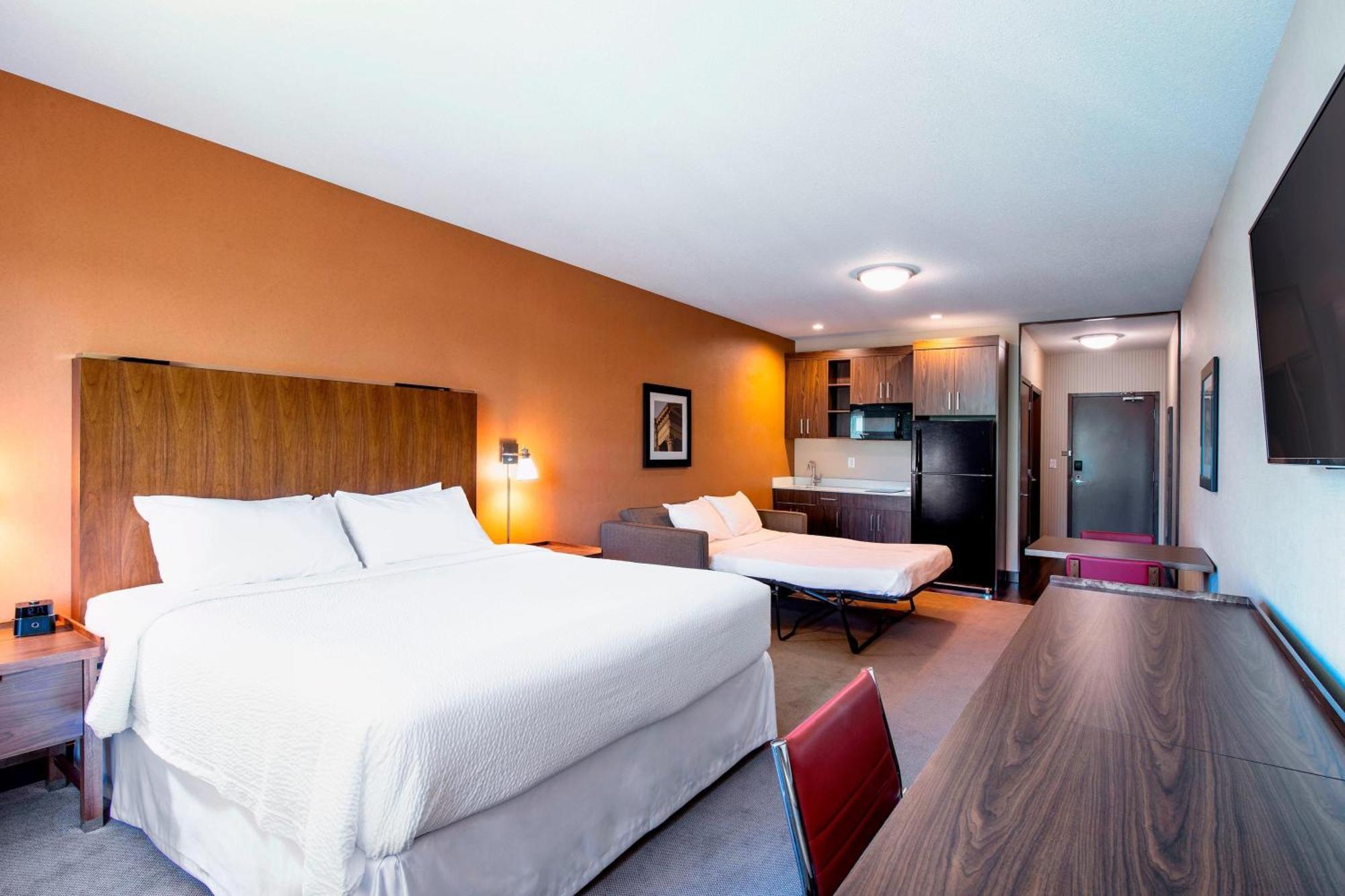 Four Points By Sheraton Grande Prairie Εξωτερικό φωτογραφία