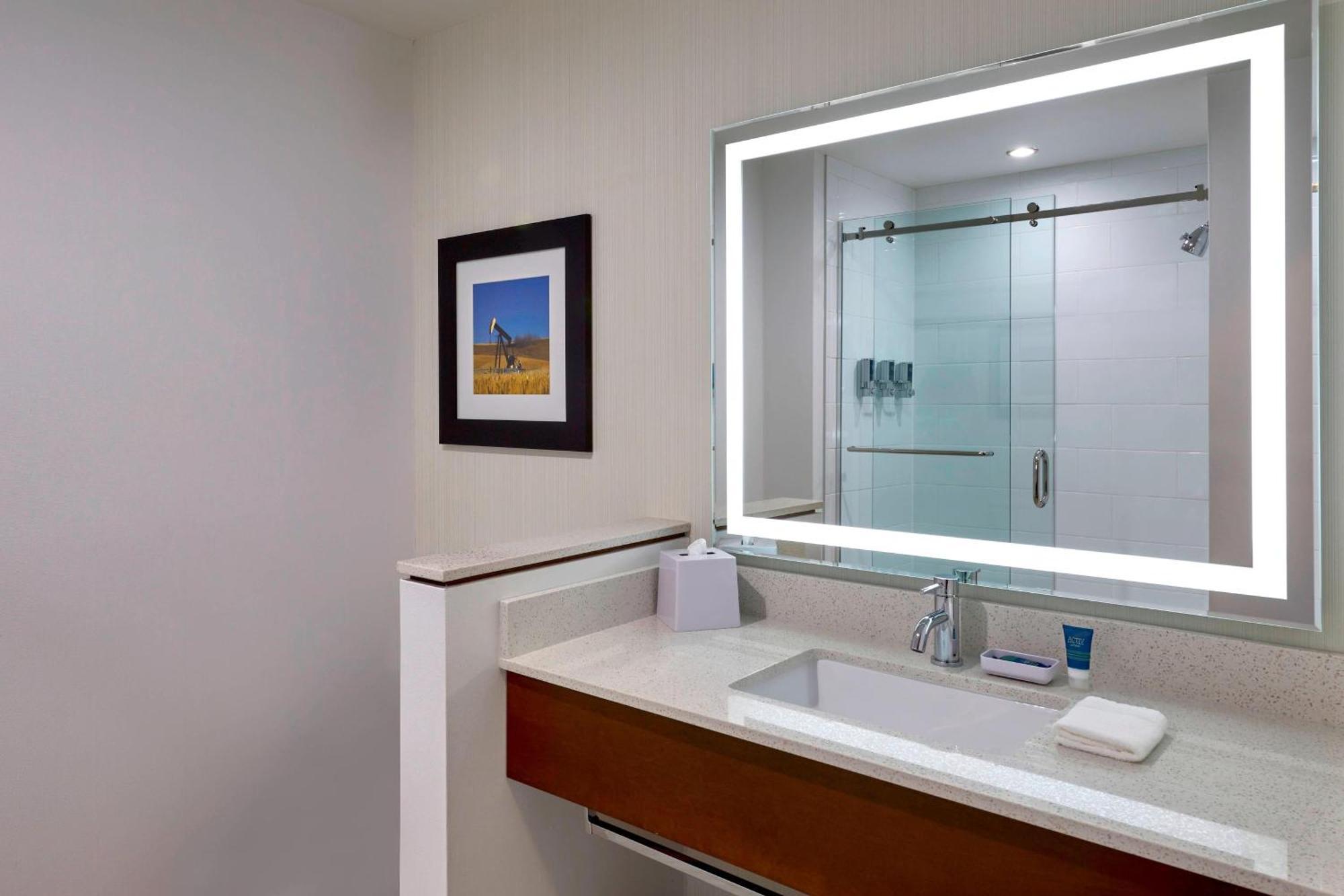 Four Points By Sheraton Grande Prairie Εξωτερικό φωτογραφία