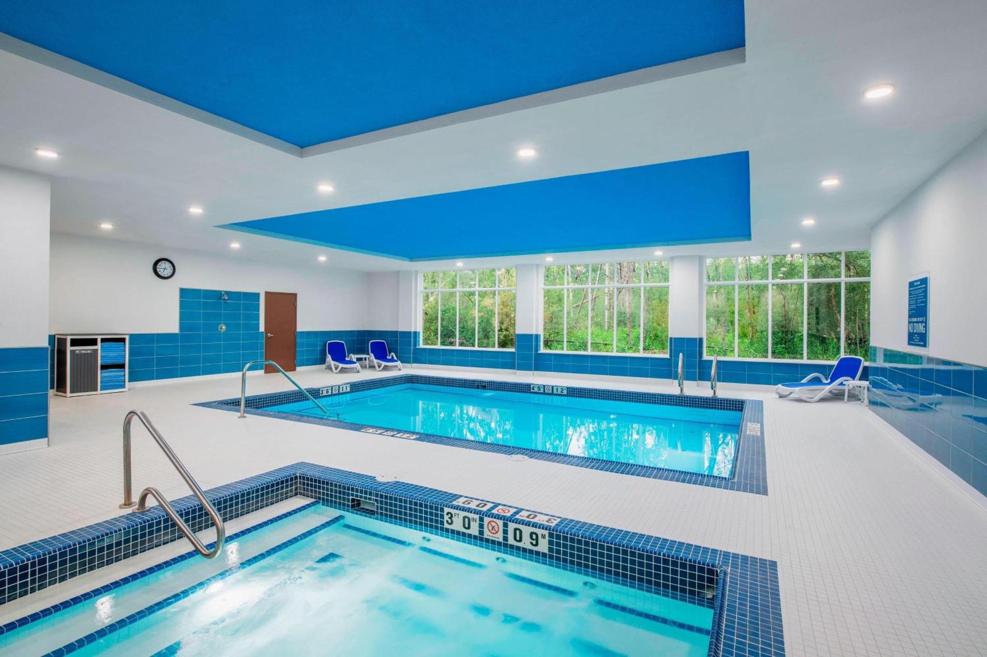 Four Points By Sheraton Grande Prairie Εξωτερικό φωτογραφία